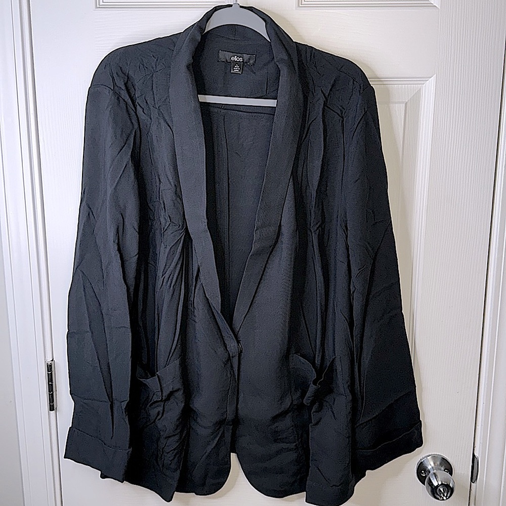 NWT Don’t be fooled by the wrinkles these are brand new fresh out the packaging